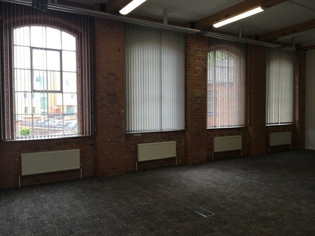 Office in Hinckley - photo 4